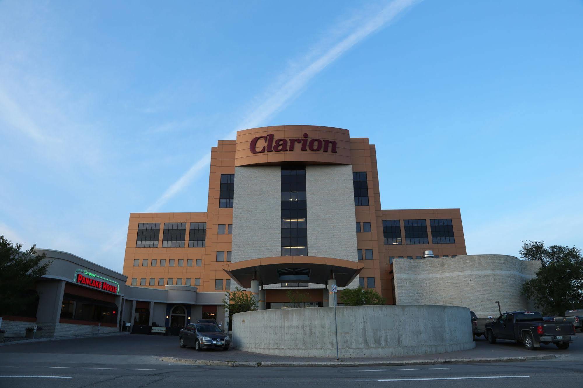 Clarion Hotel & Suites Winnipeg Exterior foto